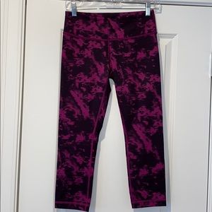 Size 6 Lululemon Wunder Under Crops